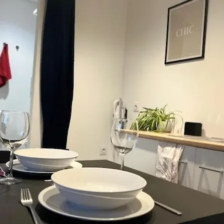 Cosy Rent Studio 4 Tv-wifi Proche Gare Holiday home *